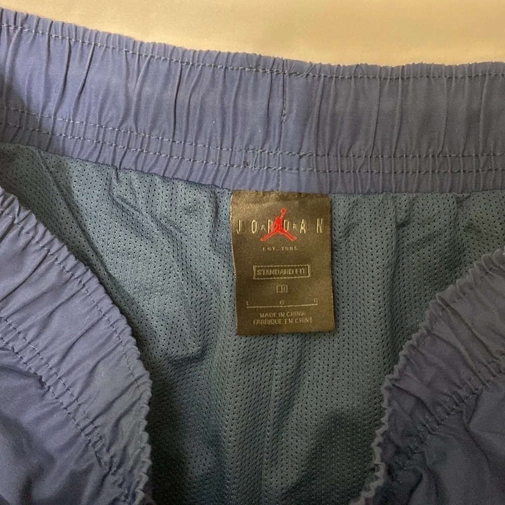 JORDAN MEN BLUE ELASTIC WAIST STANDARD FIT LONG TRACK PANT